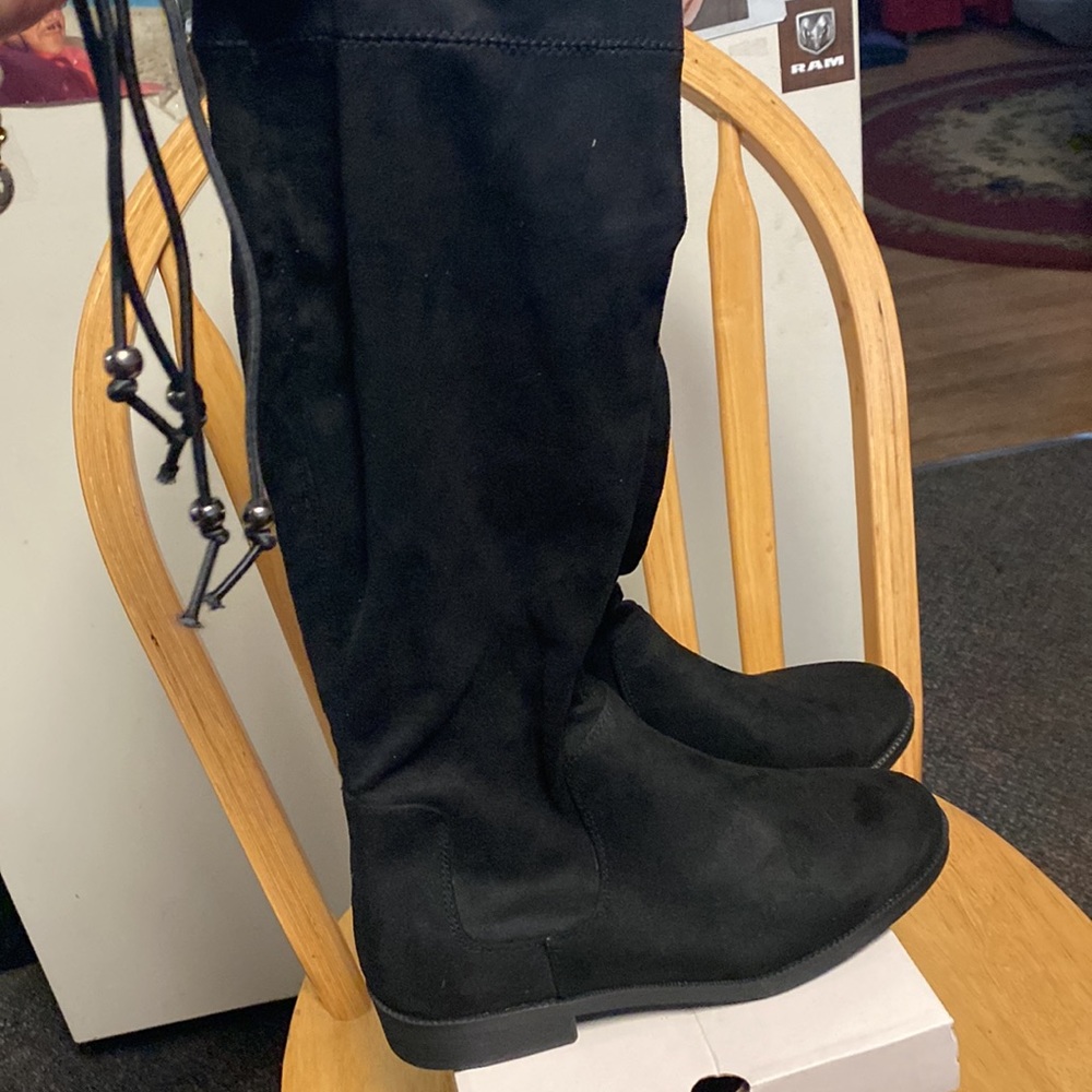 SO NWB 9W Black faux suede thigh high sexy flat boots